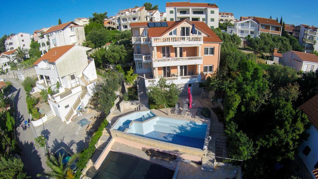 Apartmani Cubela Трогир Екстериор снимка