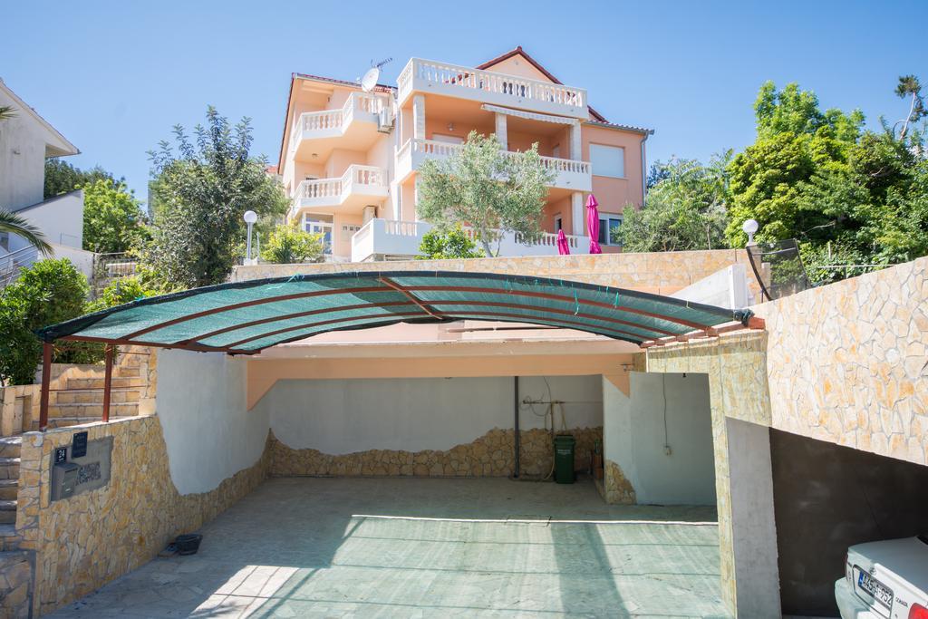 Apartmani Cubela Трогир Екстериор снимка